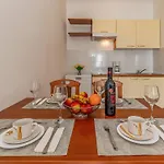 Apartment Rok 1 By Interhome Pula