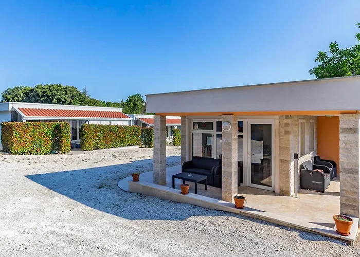 Rok 1 By Interhome 풀라